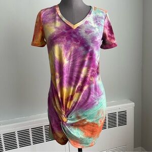 Tie dyed short sleeve t-shirt dress with v-neck.